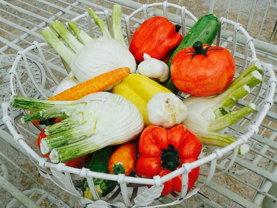 VERDURE IN CERAMICA DIPINTE A MANO